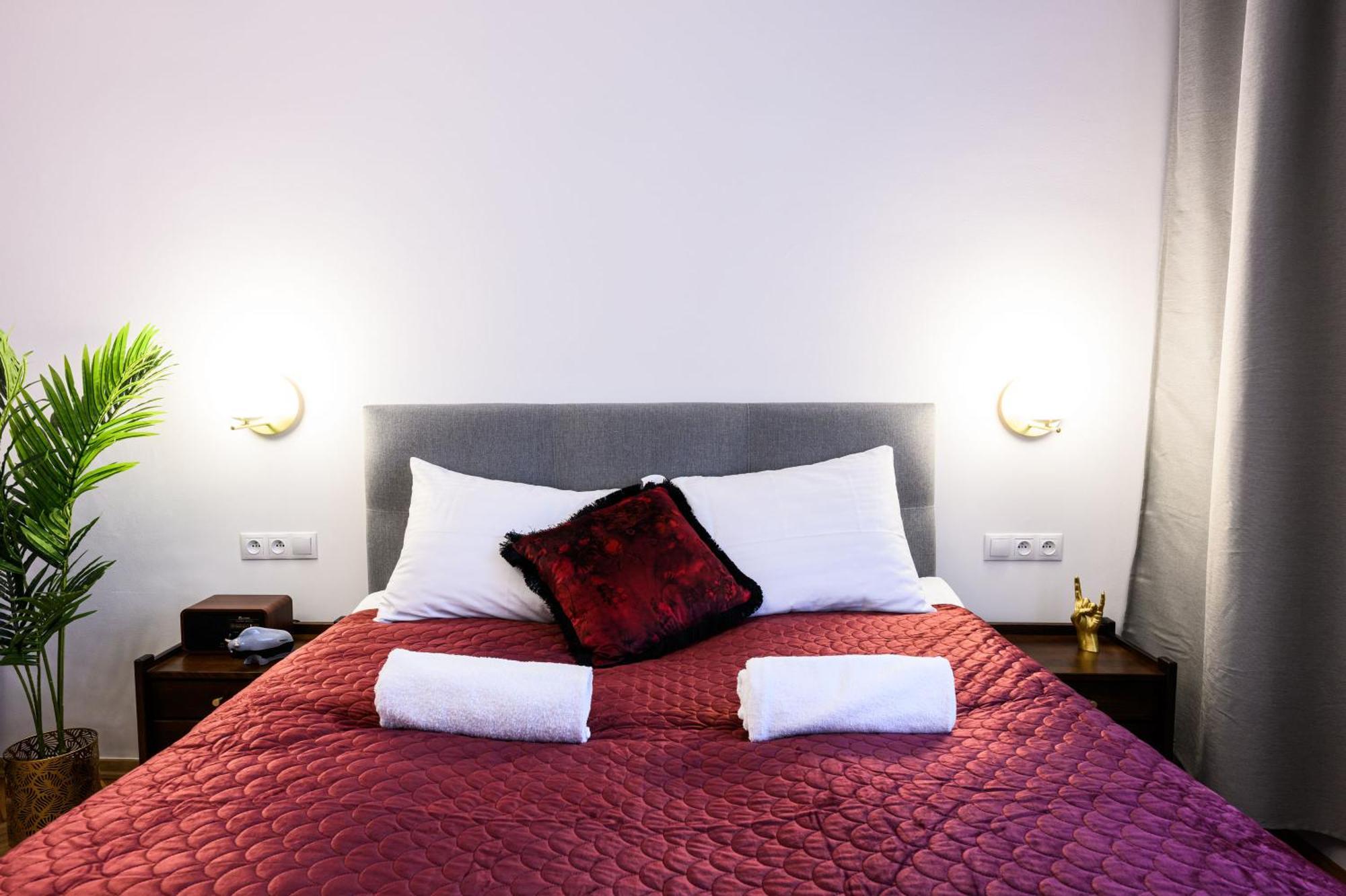Unique Style Apartments Old Town - 25 Min From The Airport - By Homelike Красков Екстериор снимка