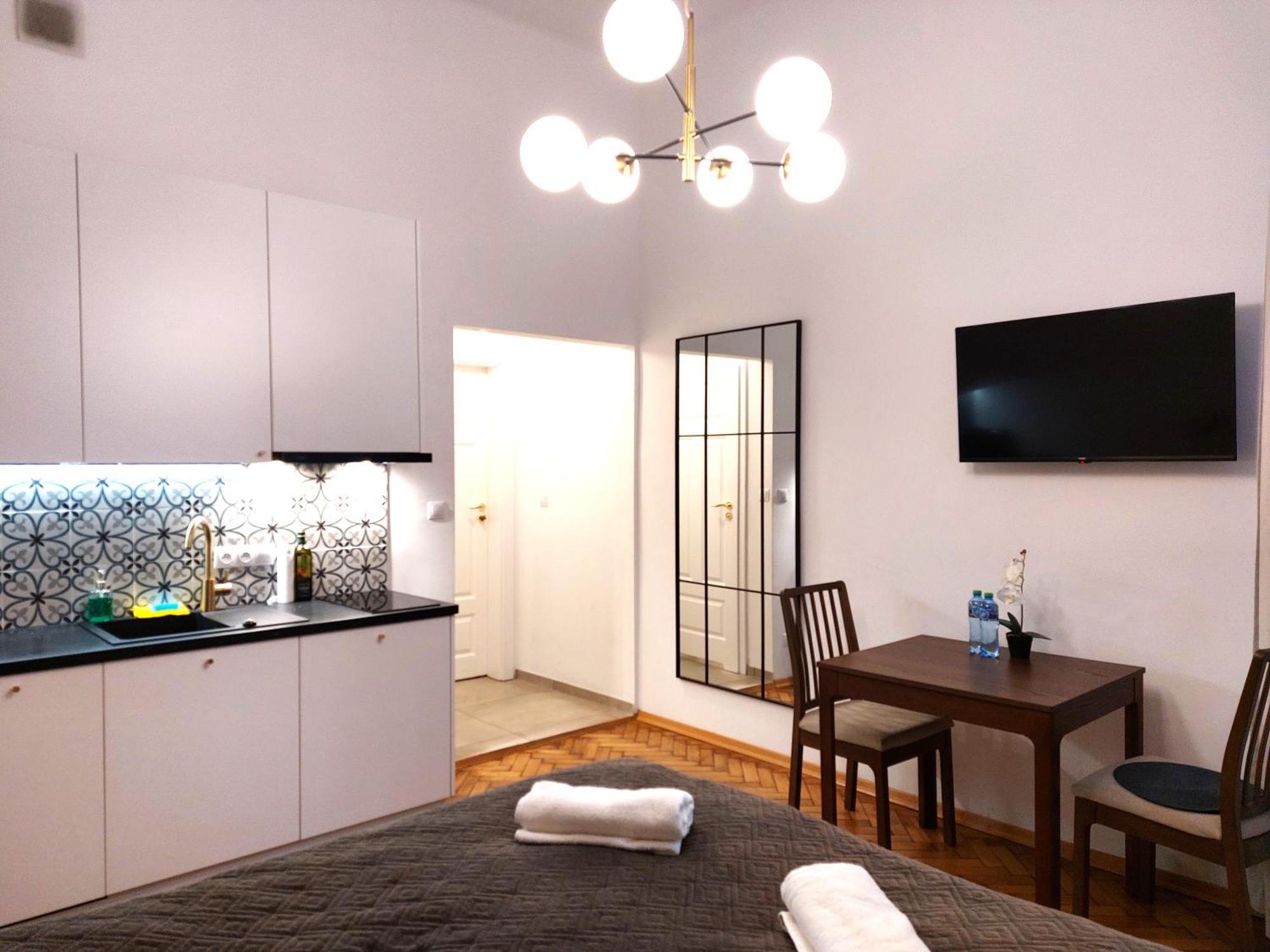 Unique Style Apartments Old Town - 25 Min From The Airport - By Homelike Красков Екстериор снимка