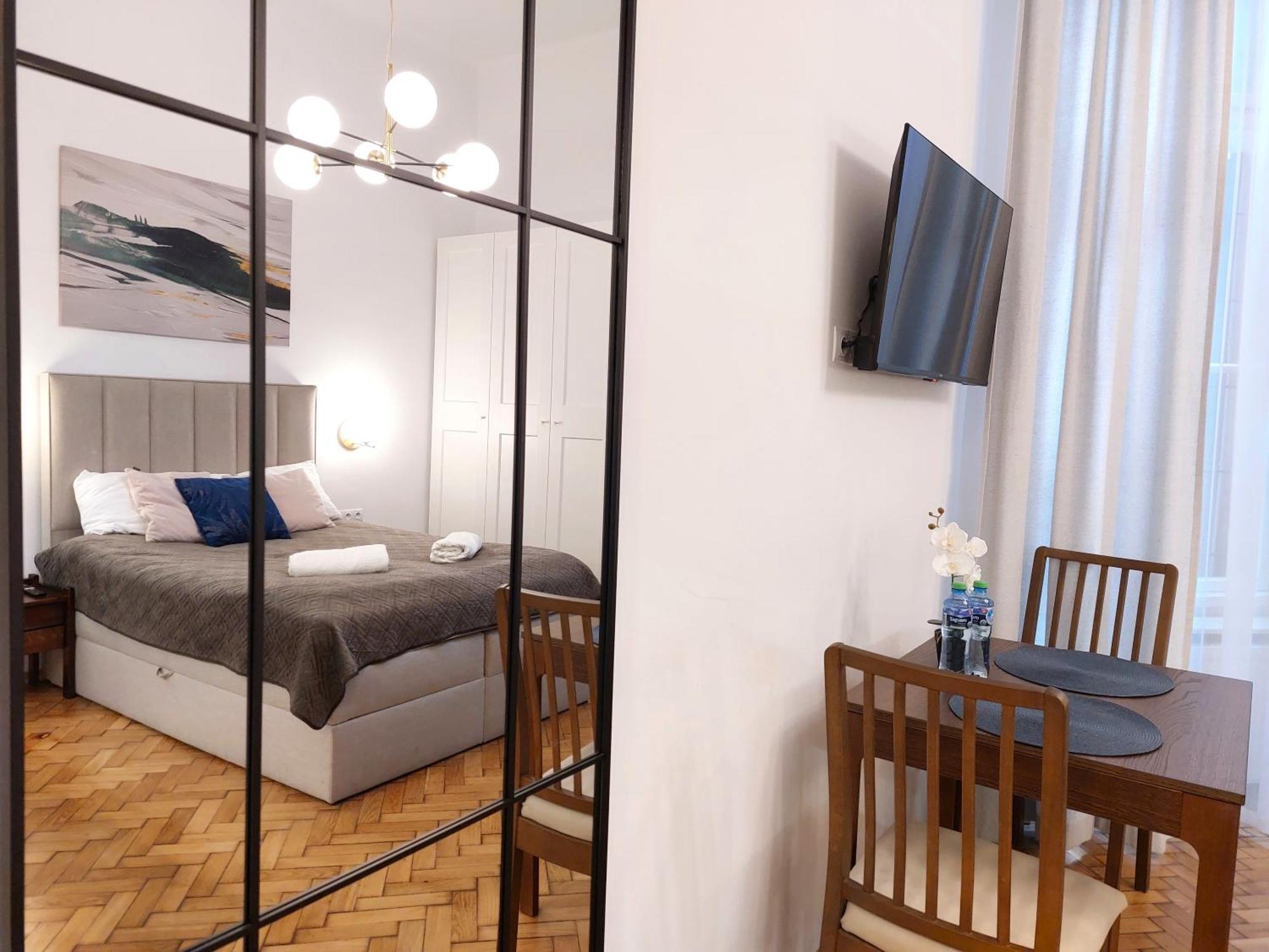 Unique Style Apartments Old Town - 25 Min From The Airport - By Homelike Красков Екстериор снимка